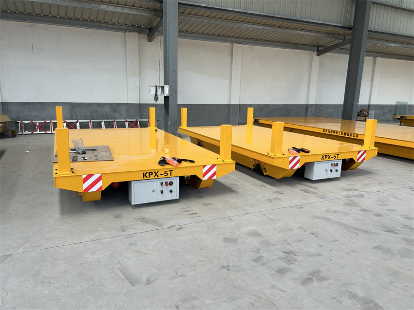 蓄電池供電載重5噸軌道車08